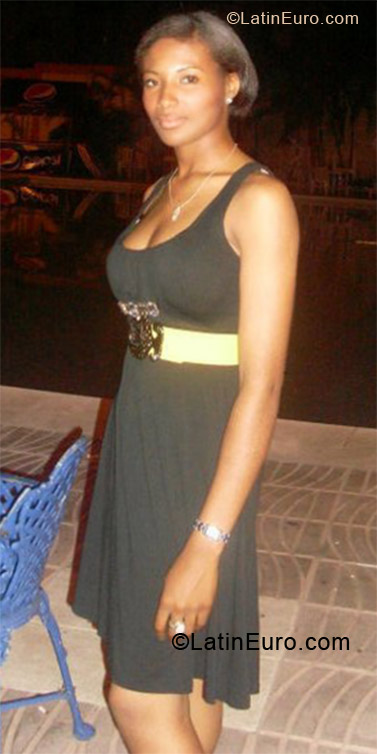 Date this stunning Dominican Republic girl Dey from Santo Domingo DO12901