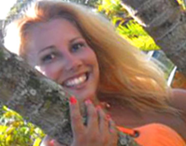 Date this cute Brazil girl Thayse from Juiz De Fora BR7214