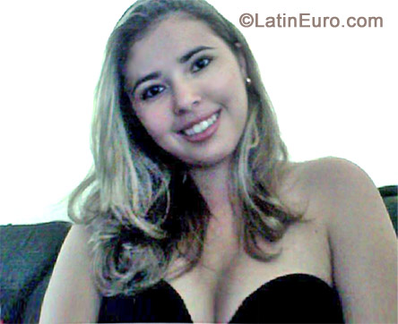 Date this gorgeous Brazil girl Kathelen from Rio Verde BR7249