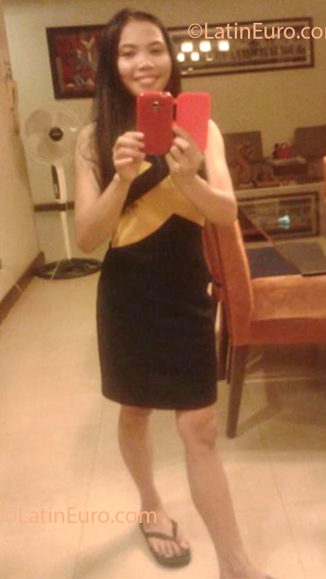 Date this sultry Philippines girl Neriza from Iloilo City PH531