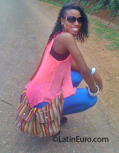 Date this athletic Jamaica girl Azzania from Kingston JM941