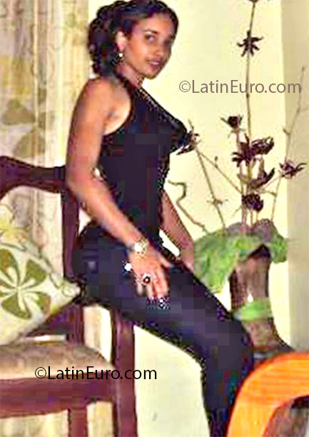 Date this cute Dominican Republic girl Solangel from Santo Domingo DO14077