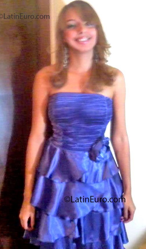 Date this stunning Brazil girl Caroline from Sao Paulo BR7403