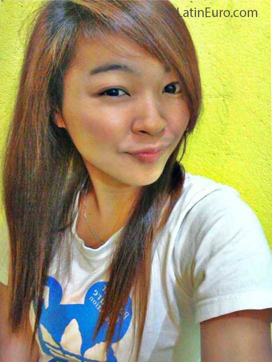 Date this good-looking Philippines girl Hazel from Manila PH544