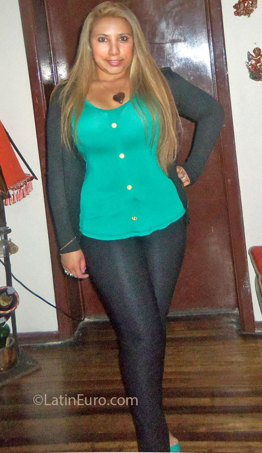 Date this delightful Colombia girl Nini from Bogota CO12089