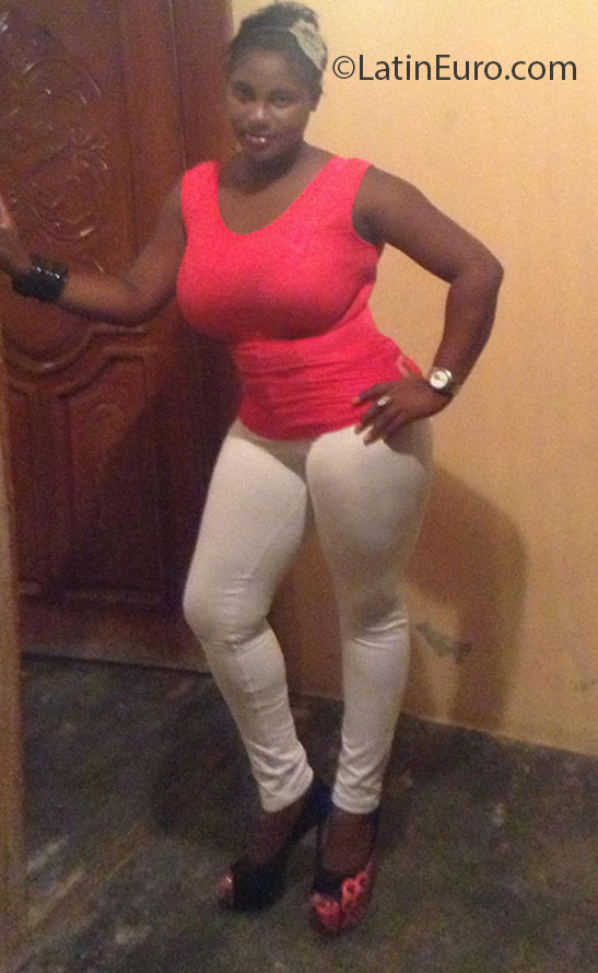 Date this sensual Dominican Republic girl Noemy from Santo Domingo DO14360