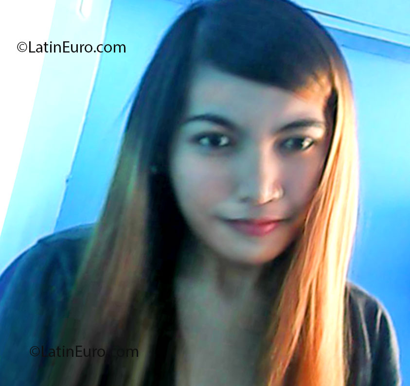 Date this tall Philippines girl Rhona from Pampanga PH545