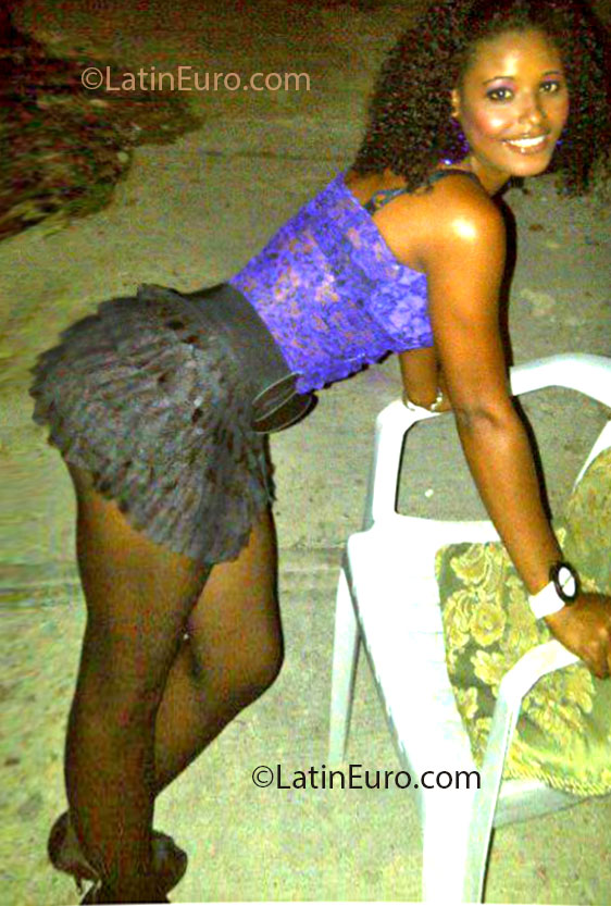 Date this hard body Dominican Republic girl Yudelka from Puerto Plata DO14367