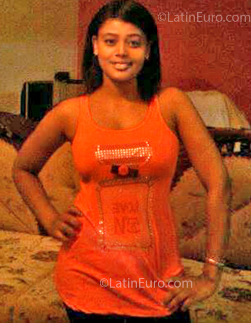 Date this gorgeous Dominican Republic girl Argelia from Santo Domingo DO14393