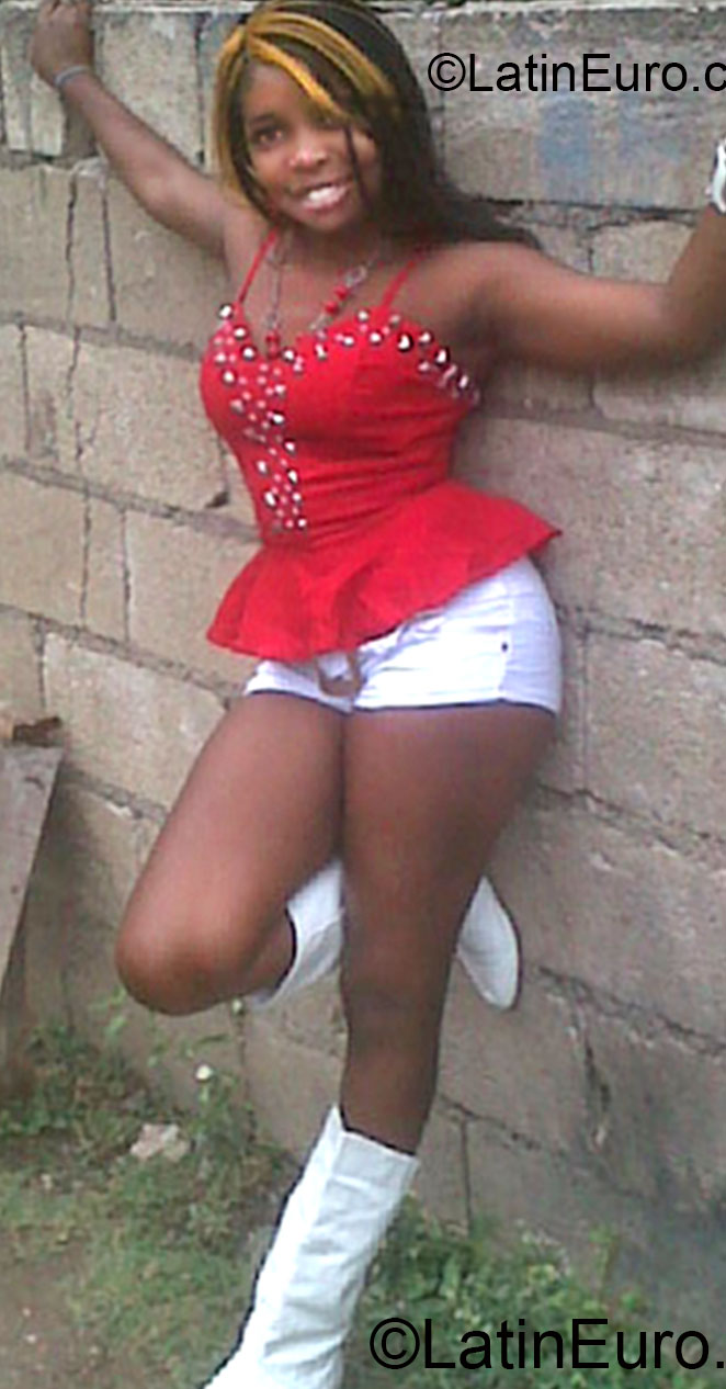 Date this cute Jamaica girl Kishana from Spanish Town JM1042