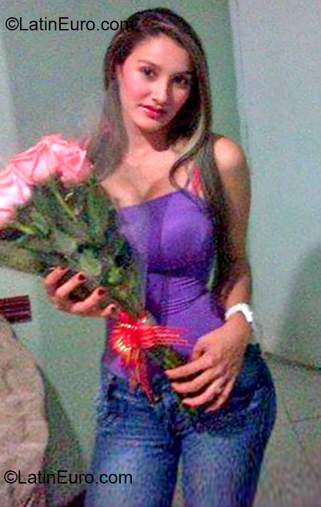 Date this foxy Colombia girl Karen from Neiva CO12334