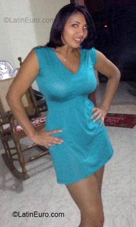 Date this delightful Dominican Republic girl Yuli from Santo Domingo DO15078
