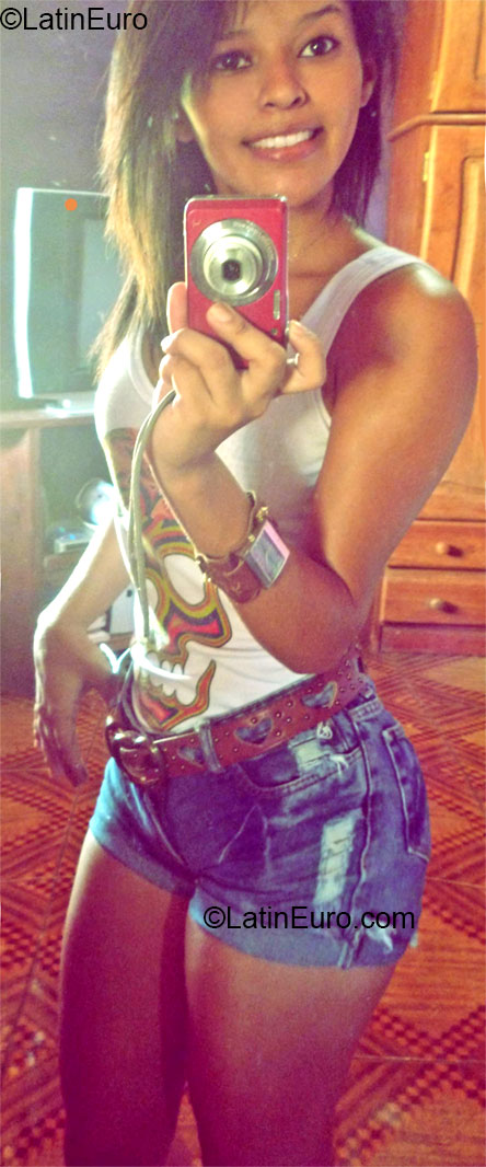 Date this stunning Brazil girl Taisa from Belem BR7556