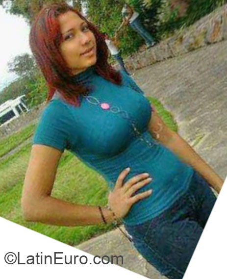 Date this gorgeous Dominican Republic girl Yennifer from Santo Domingo DO15169