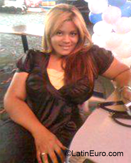 Date this happy United States girl Bienven LIz from Miami US14121