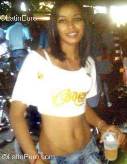 Date this nice looking Dominican Republic girl Miriam p from Santo Domingo DO15343