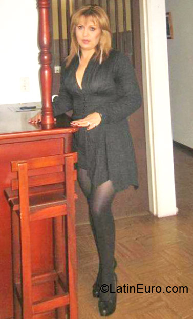 Date this happy Colombia girl Luzelena from Manizales CO12923