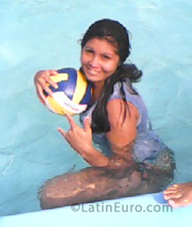 Date this fun Brazil girl Raquel from Sao Luis BR8652