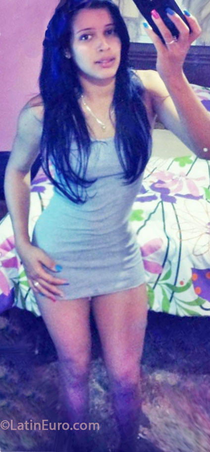 Date this attractive Dominican Republic girl Yulissa from Moca DO15736