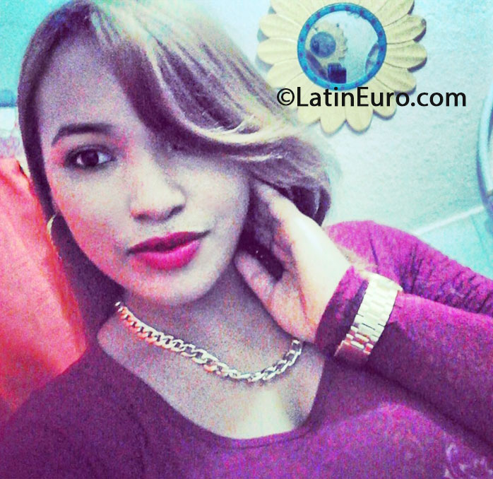 Date this foxy Dominican Republic girl Mayerlin from Santiago DO20940