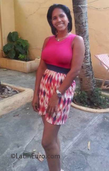 Date this passionate Dominican Republic girl Raquel from Santo Domingo DO15773