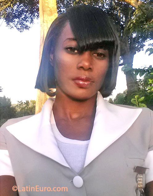 Date this young Jamaica girl Petronia from Kingston JM1203