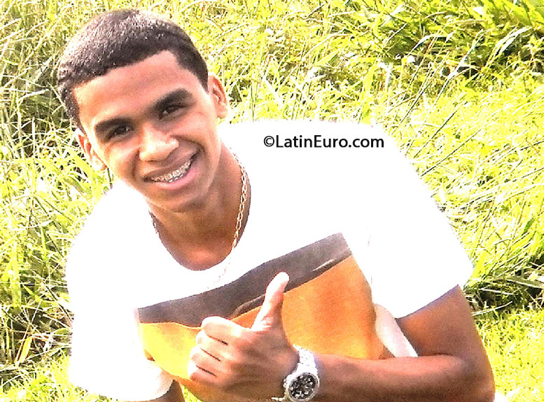 Date this fun Brazil man Pedro from Belo Horizonte BR7847