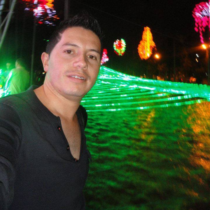 Date this athletic Colombia man JULIAN from Bogota CO13223