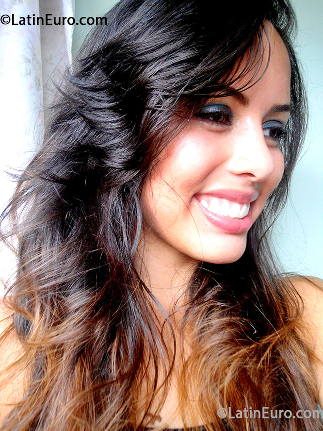 Date this georgeous Brazil girl Beatriz Bianca from Goiania BR7854