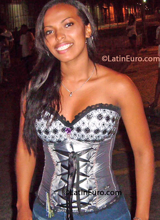 Date this delightful Brazil girl Aline from Belem BR7868