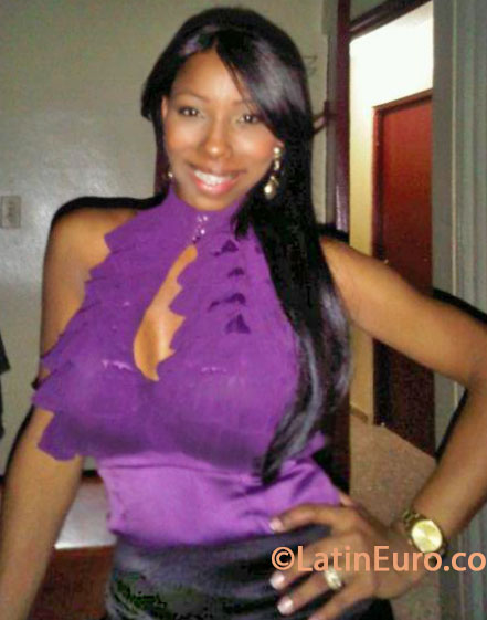 Date this gorgeous Dominican Republic girl Verenice from Santo Domingo DO23657