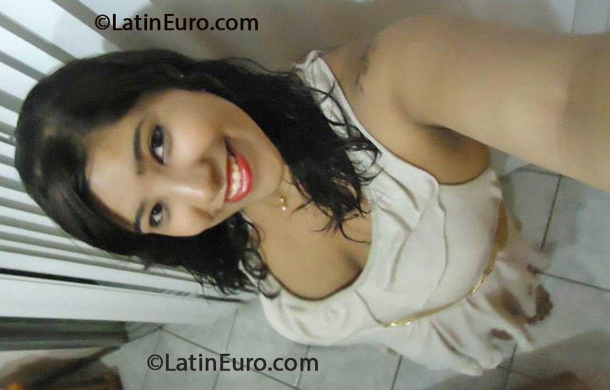 Date this pretty Brazil girl Poliana from Contagem BR7887