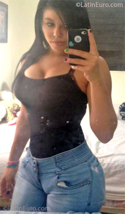 Date this gorgeous Dominican Republic girl Orquidi from Santo Domingo DO16368