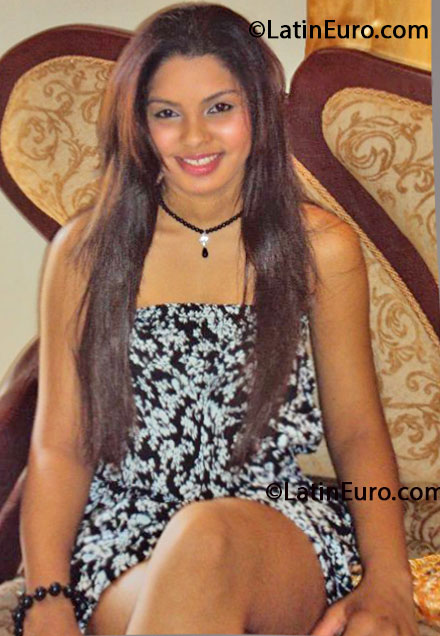 Date this gorgeous Dominican Republic girl Aracel from Bonao DO16369