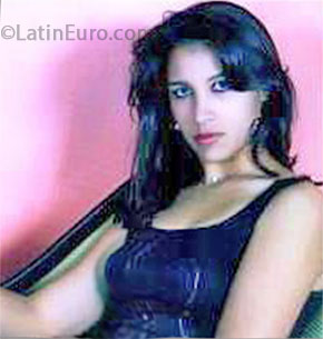 Date this charming Brazil girl Silvana from Curitiba BR7922