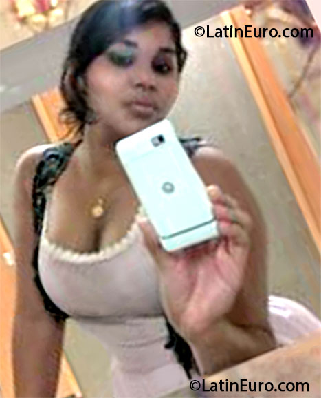 Date this delightful Brazil girl Daniela from Belem BR7927