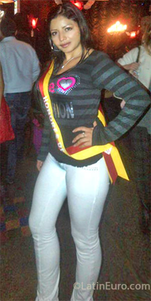 Date this happy Colombia girl Juliana from Bogota CO13365