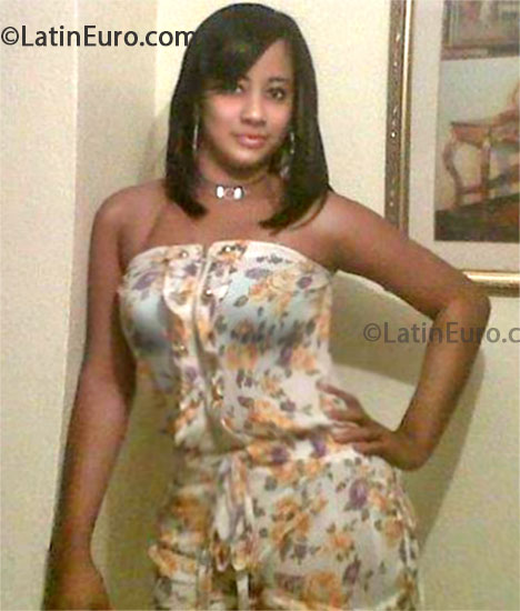 Date this funny Dominican Republic girl Erika rodriguez from Santo Domingo DO16471