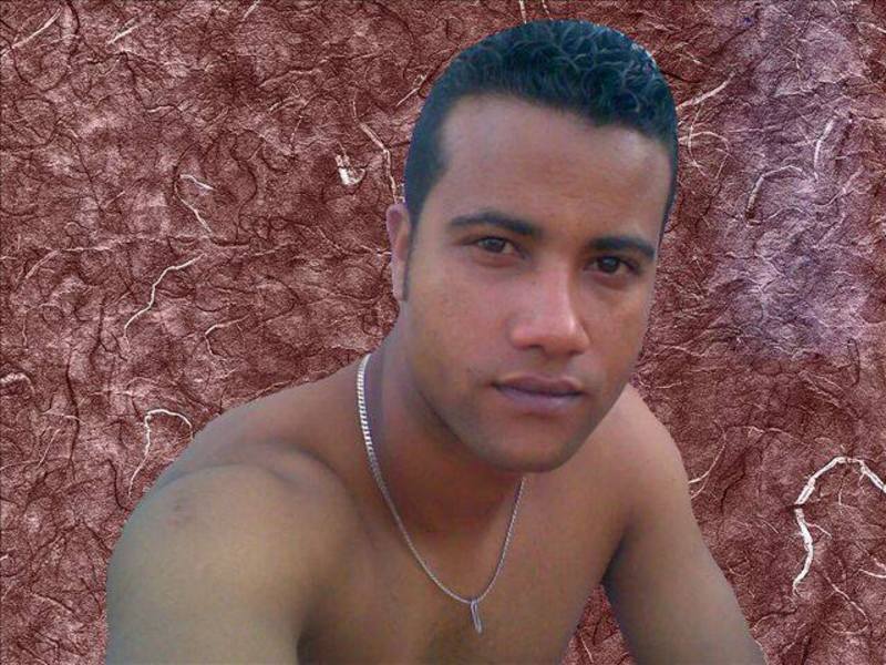 Date this nice looking Dominican Republic man Felix rodriguez from Santo Domingo DO16926