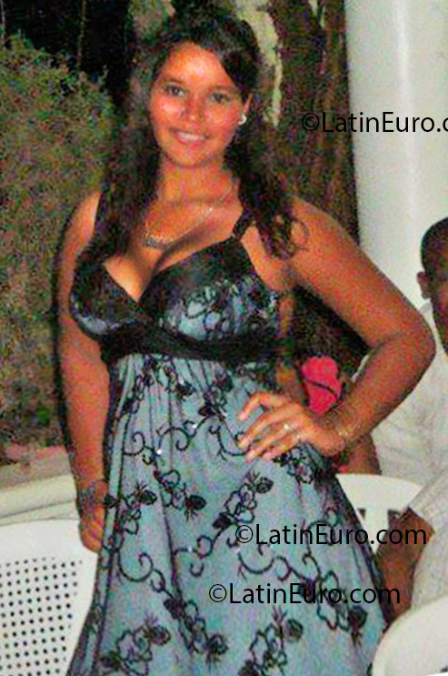 Date this delightful Dominican Republic girl Wendy from Santiago DO17077