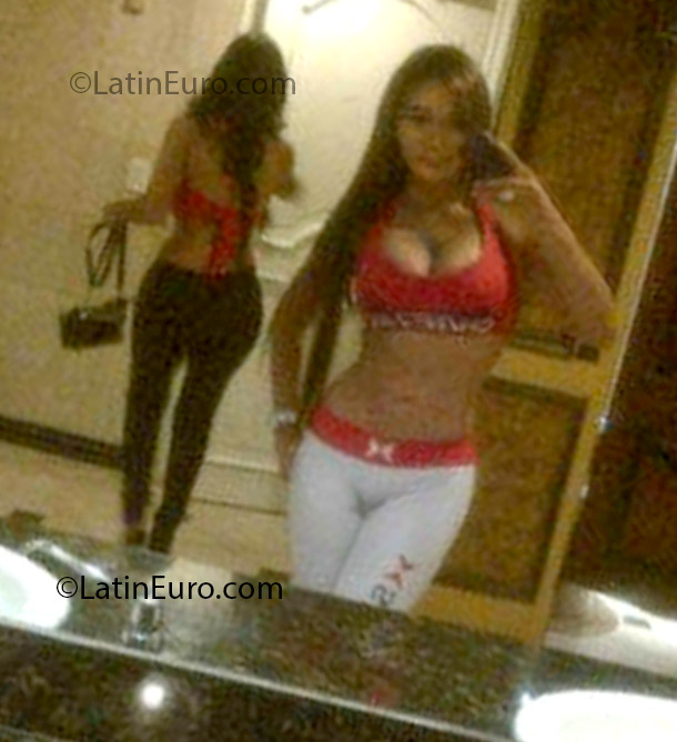 Date this georgeous Ecuador girl Linda from Guayaquil EC161