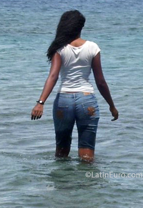 Date this good-looking Dominican Republic girl Yasiry from Santo Domingo DO20801