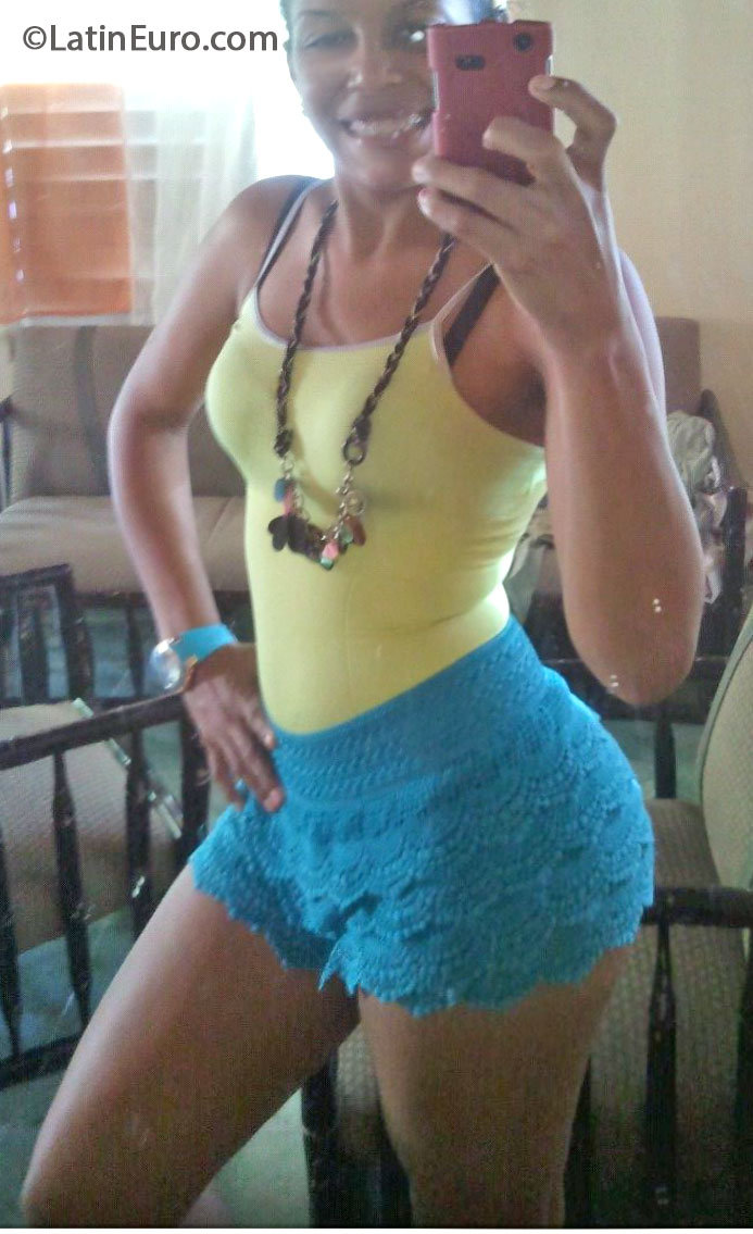 Date this georgeous Dominican Republic girl Norke from Santo Domingo DO17245