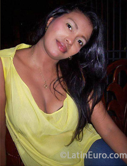 Date this gorgeous Colombia girl Maria melendez from Barranquilla CO17217