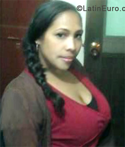 Date this good-looking Colombia girl Gladys from Bogota CO14192