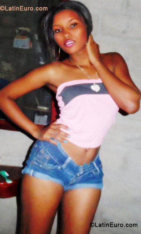 Date this pretty Colombia girl Katherin from Cartagena CO14199