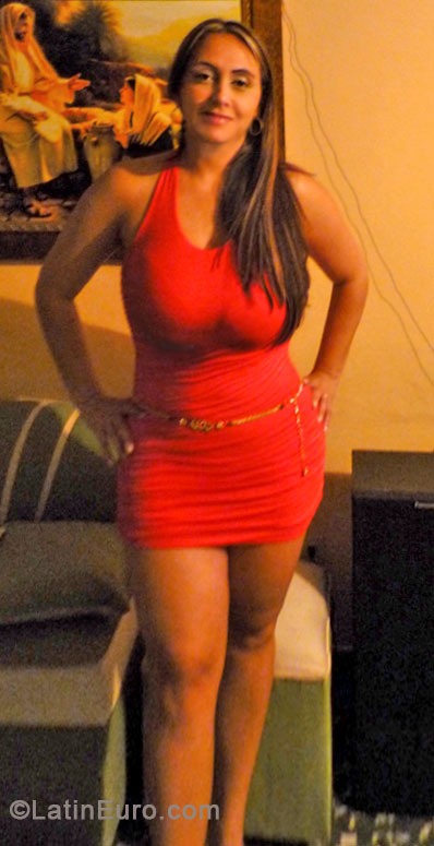 Date this gorgeous Colombia girl Leidy Johanna from Medellin CO16730