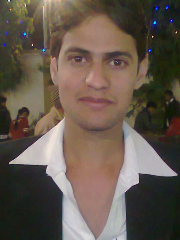 Date this charming India man Singh from Sheopur IN245