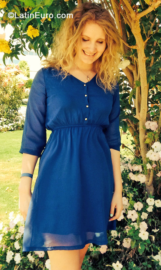 Date this good-looking Russia girl Nadia from Sochi RU44