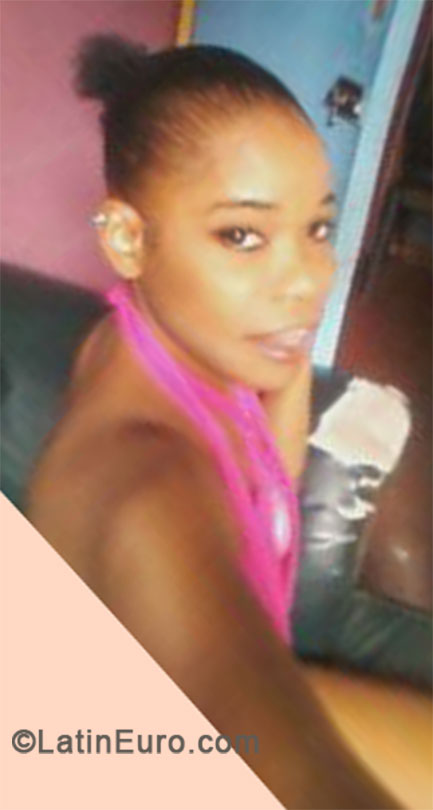 Date this good-looking Jamaica girl Lamadona from Kingston JM1355